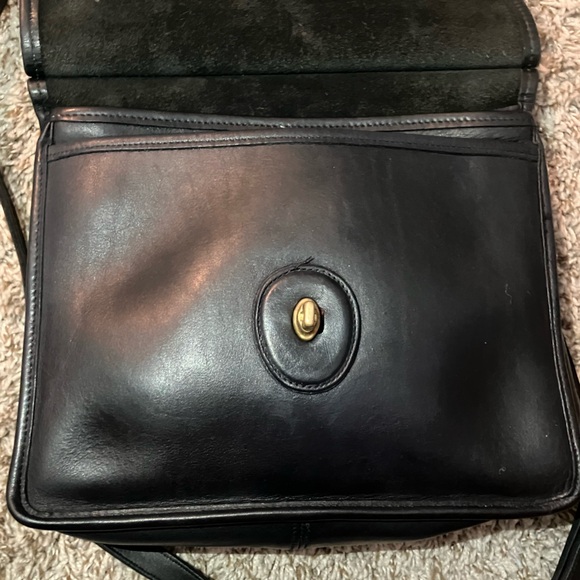 Vintage Coach Willis 9927 Black Leather W/Key Fob & Goldtone Hardware. - Picture 13 of 15